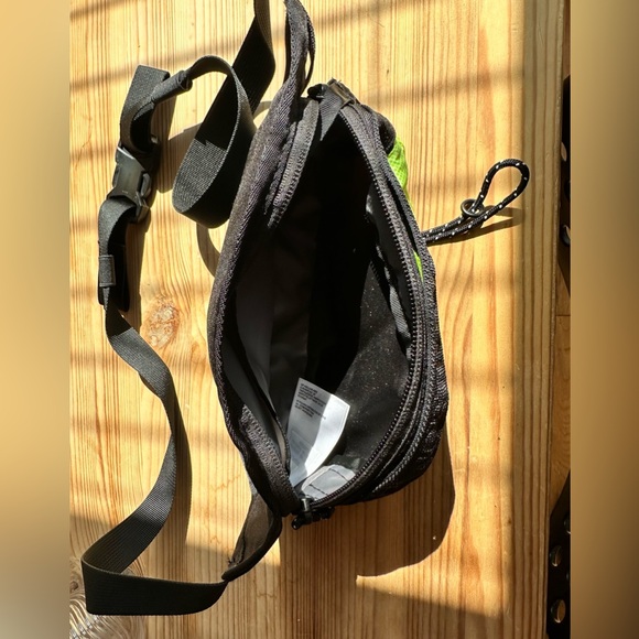 The North Face Bozer Hip Pack III–S, Safety Green/TNF Black, One Size - Picture 5 of 5